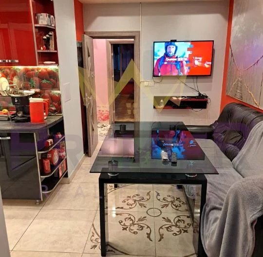 Четиристаен апартамент в кв. Възраждане 1, гр. Варна -  - снимка 4 - Имоти Премиер