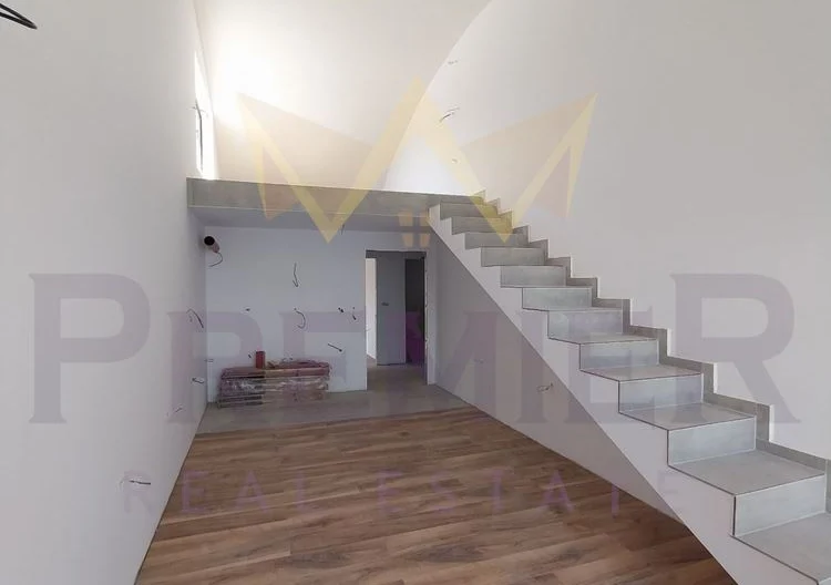 Четиристаен апартамент в кв. Виница -  - снимка 2 - Имоти Премиер