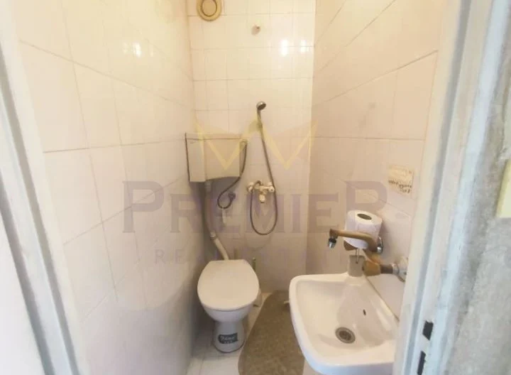 Четиристаен апартамент в кв.Левски Г -  - снимка 8 - Имоти Премиер