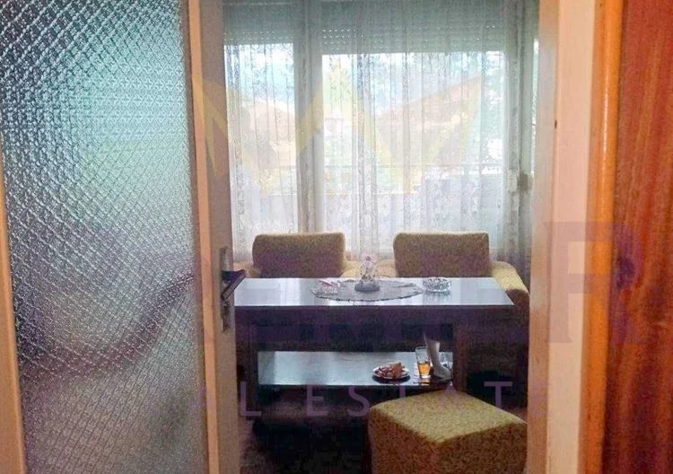 Четиристаен апартамент в кв.Прослав -  - снимка 6 - Имоти Премиер