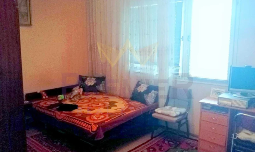 Четиристаен апартамент в кв.Прослав -  - снимка 9 - Имоти Премиер