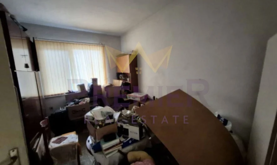 Четиристаен апартамент в кв.Съдийски,гр.Пловдив -  - снимка 13 - Имоти Премиер