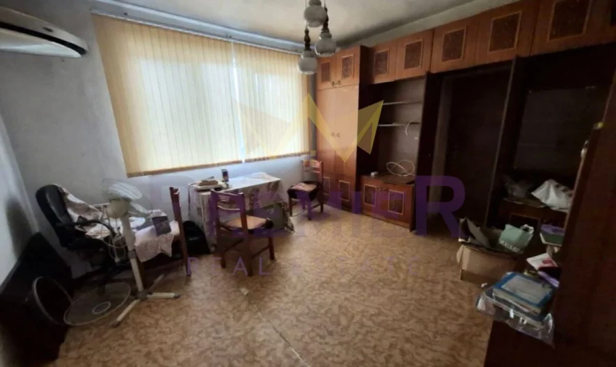 Четиристаен апартамент в кв.Съдийски,гр.Пловдив -  - снимка 8 - Имоти Премиер