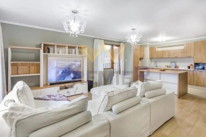 Четиристаен апартамент в м-т Ален мак -  - снимка 1 - Имоти Премиер