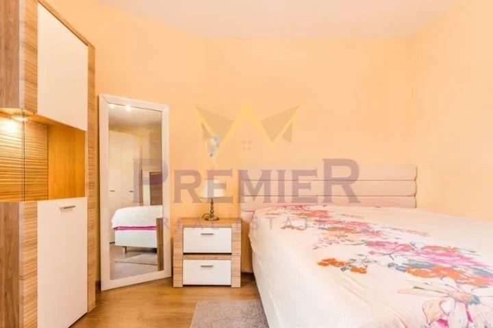 Четиристаен апартамент в м-т Ален мак - - снимка 4 - Имоти Премиер