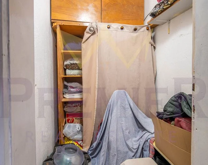 Четиристаен Апартамент В Района на Базар Левски гр.Варна -  - снимка 10 - Имоти Премиер