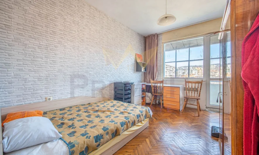 Четиристаен Апартамент В Района на Базар Левски гр.Варна - - снимка 3 - Имоти Премиер