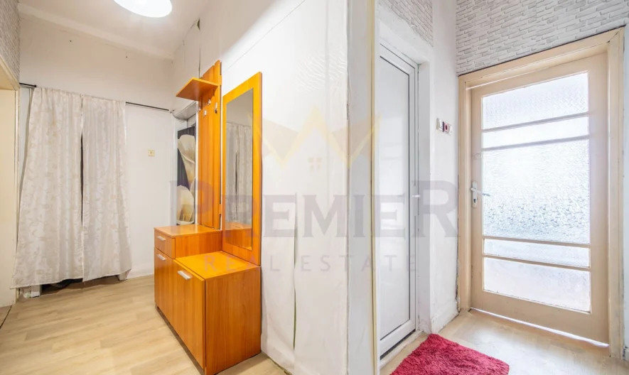 Четиристаен Апартамент В Района на Базар Левски гр.Варна - - снимка 9 - Имоти Премиер