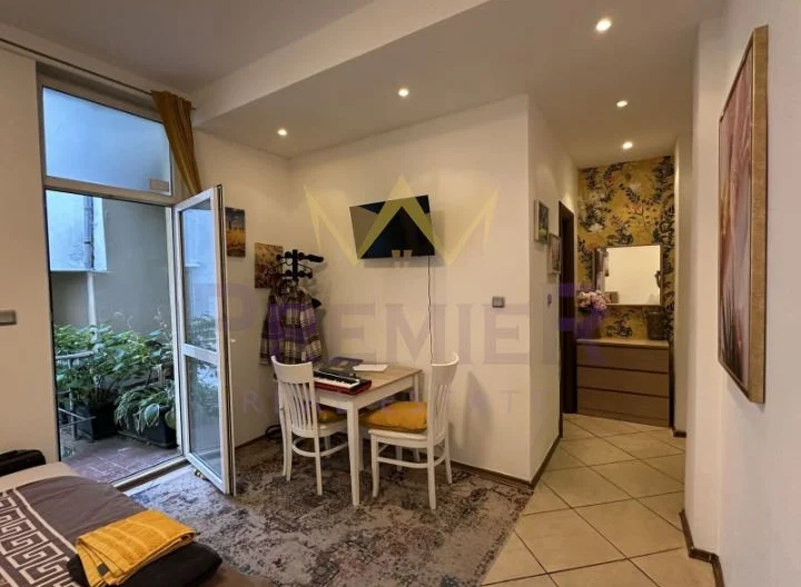 Обява за имот 1094217, Площ: 117 м<sup>2</sup>, Цена: 567450 EUR - Четиристайни апартаменти София