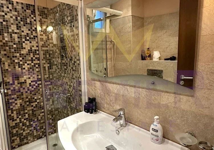 Четиристаен апартамент в Център - - снимка 15 - Имоти Премиер