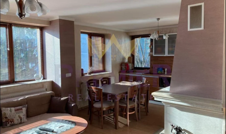 Четиристаен апартамент в центъра на град Добрич! - - снимка 2 - Имоти Премиер