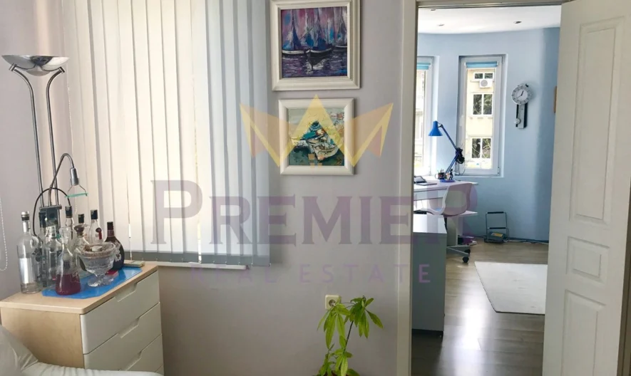 ЧЕТИРИСТАЕН АПАРТАМЕНТ В ЦЕНТЪРА НА ГРАД ВАРНА - - снимка 12 - Имоти Премиер