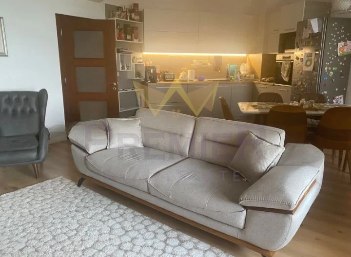 ЧЕТИРИСТАЕН АПАРТАМЕНТ В ЗАТВОРЕН КОМПЛЕКС -  - снимка 2 - Имоти Премиер