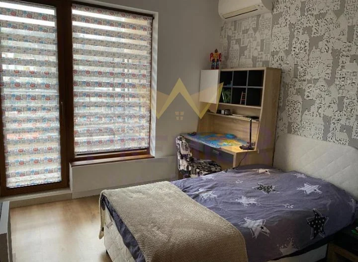 ЧЕТИРИСТАЕН АПАРТАМЕНТ В ЗАТВОРЕН КОМПЛЕКС -  - снимка 3 - Имоти Премиер