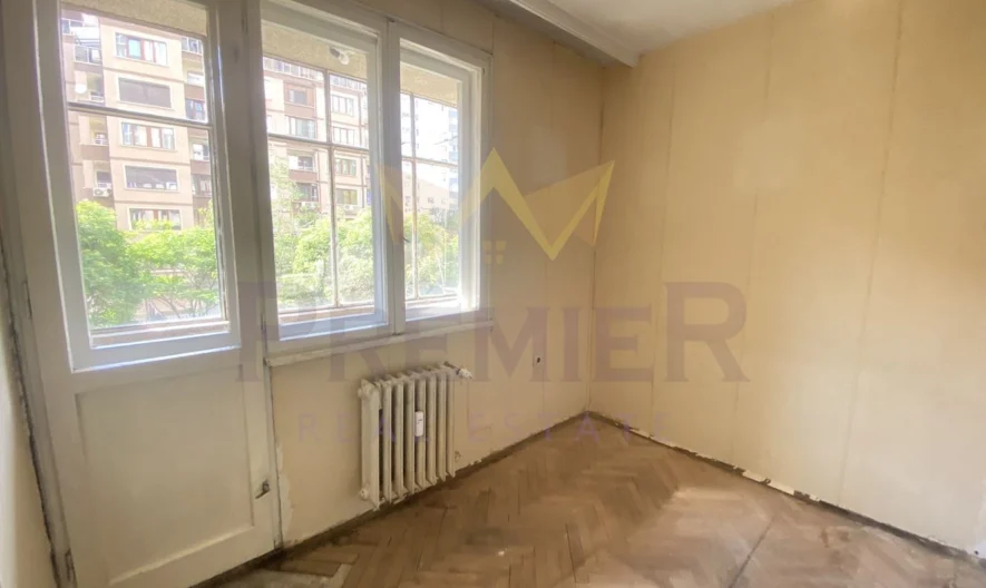Четиристаен апартамент в ж.к. Красно село - - снимка 9 - Имоти Премиер