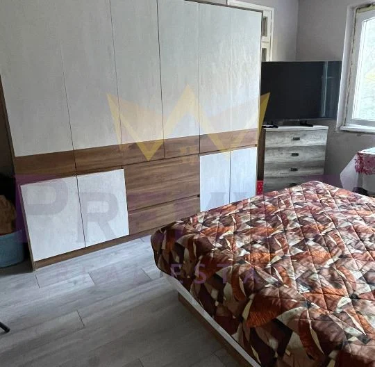 ЧЕТИРИСТАЕН апартамент във Възраждане 4 - - снимка 2 - Имоти Премиер