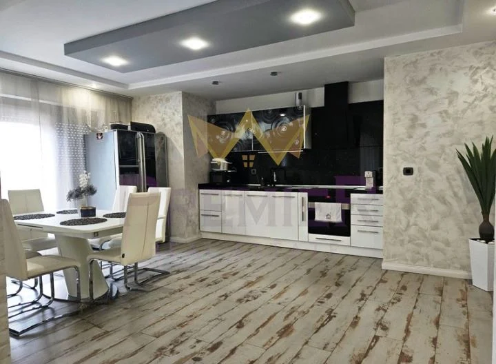 Четиристаен Луксозно Обзаведен с 2 Паркоместа / м-т Манастирски рид -  - снимка 1 - Имоти Премиер