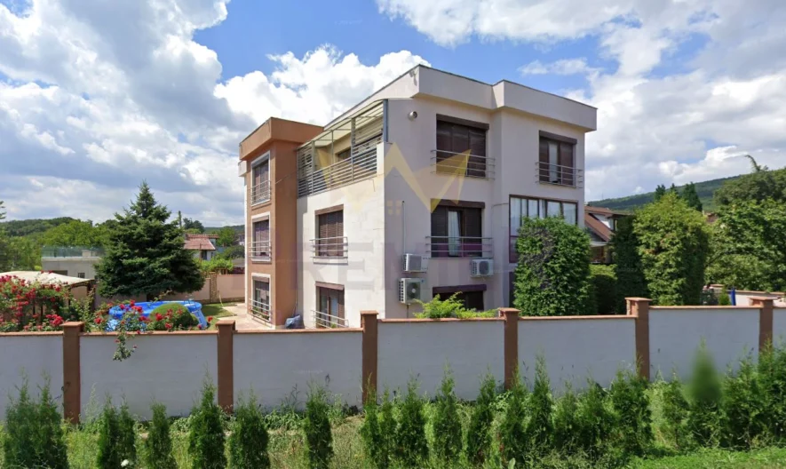 Четиристаен Луксозно Обзаведен с 2 Паркоместа / м-т Манастирски рид - - снимка 14 - Имоти Премиер