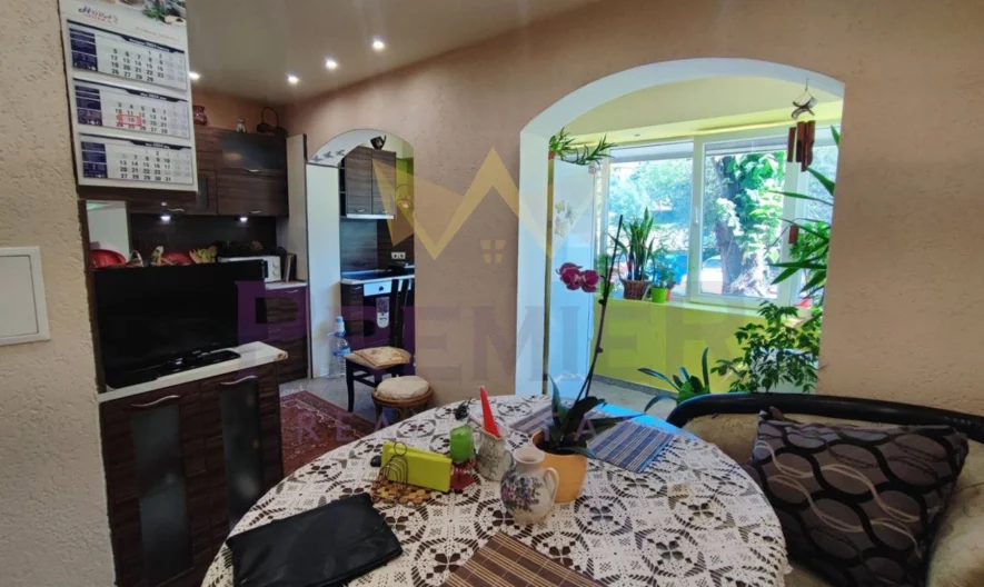 Четиристаен панелен апартамент до Амичи Възраждане -  - снимка 3 - Имоти Премиер