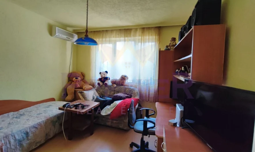 Четиристаен панелен апартамент до Амичи Възраждане -  - снимка 8 - Имоти Премиер