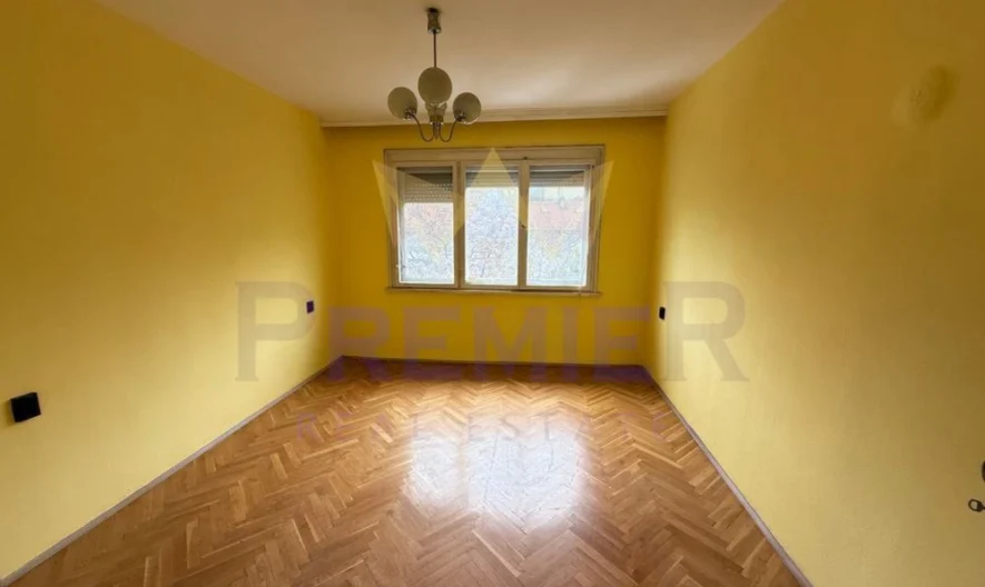 Четиристаен с отделна кухна и собствено паркомясто в ЦЕНТЪРА на Бургас -  - снимка 4 - Имоти Премиер