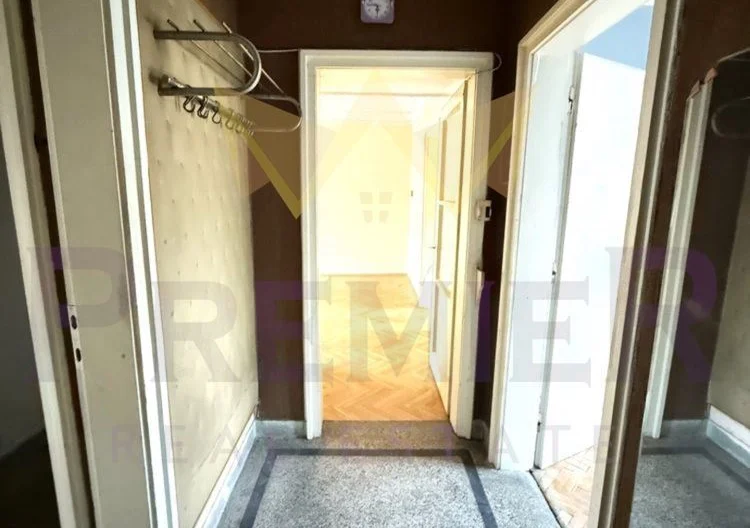 Четиристаен с отделна кухна и собствено паркомясто в ЦЕНТЪРА на Бургас -  - снимка 7 - Имоти Премиер