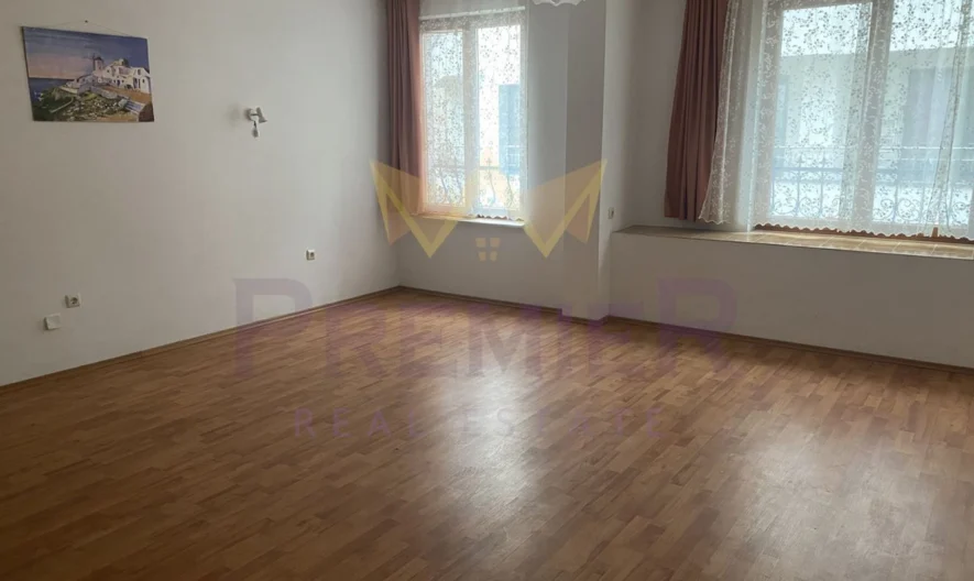 Четиристаен в Бургас, център -  - снимка 1 - Имоти Премиер