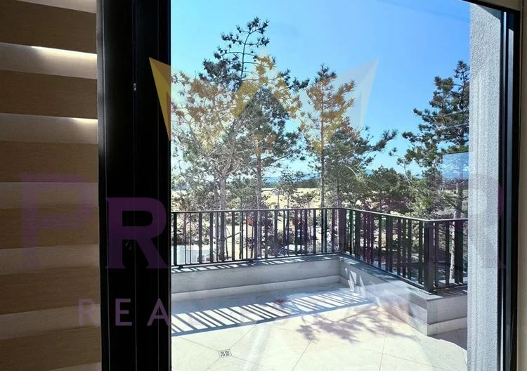 Чисто нов апартамент с басейн в затворен комплекс, на 50м от плажа -  - снимка 10 - Имоти Премиер