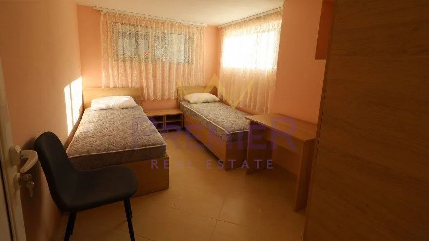 ЧИСТО НОВ ТРИСТАЕН ЦВЕТЕН КВАРТАЛ -  - снимка 2 - Имоти Премиер