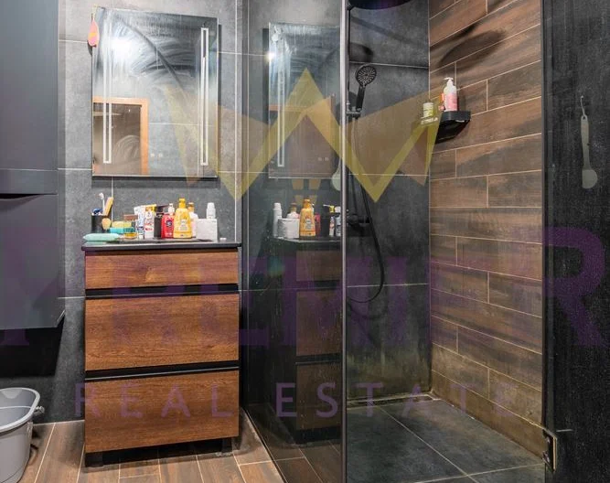 Чудесен Четиристаен  Апартамент на Пазарчeто на Чайка с Двойно Паркомясто и Незаменима Морска Панорама -  - снимка 9 - Имоти Премиер