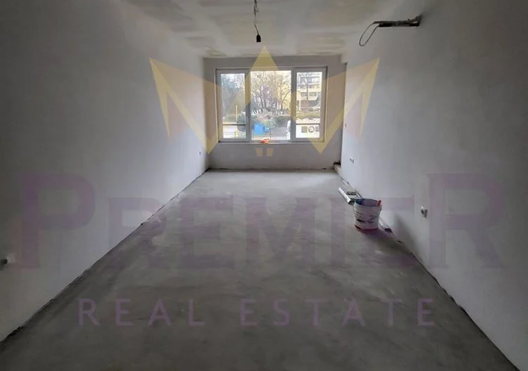 Чудесен двустаен апартамент в к.к.Св.Св.Константин и Елена - - снимка 1 - Имоти Премиер