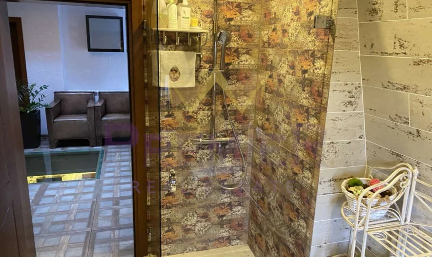 Чудесна луксозна къща -  - снимка 11 - Имоти Премиер