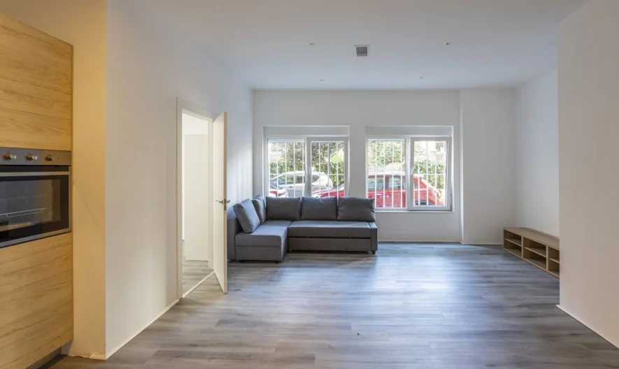 Commercial in Fuengirola, Málaga (2 beds, 2 baths) -  - снимка 1 - Имоти Премиер
