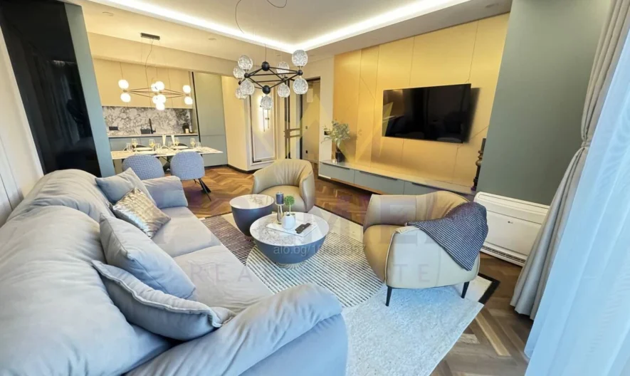 ДИЗАЙНЕРСКО БИЖУ НА ЕДНА КРАЧКА ОТ МОРСКАТА ГРАДИНА -  - снимка 1 - Имоти Премиер