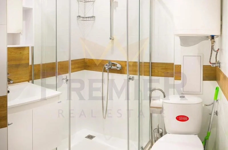 ДИЗАЙНЕРСКО СТУДИО ЧЕРВЕН ПЛОЩАД - - снимка 5 - Имоти Премиер