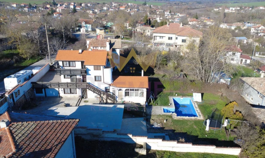Дом с бассейном в с. Куманово, обл. Варна -  - снимка 1 - Имоти Премиер
