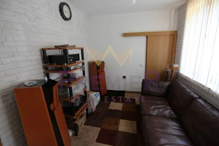 🏡 ДОМ С ЧАСТНЫМ БАССЕЙНОМ И ДВОРОМ В 5 КМ ОТ МОРЯ -  - снимка 20 - Имоти Премиер