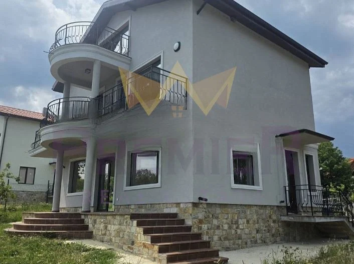 Dreistöckiges Haus im Dorf Ravna Gora -  - snimka 1 - Imoti Premier