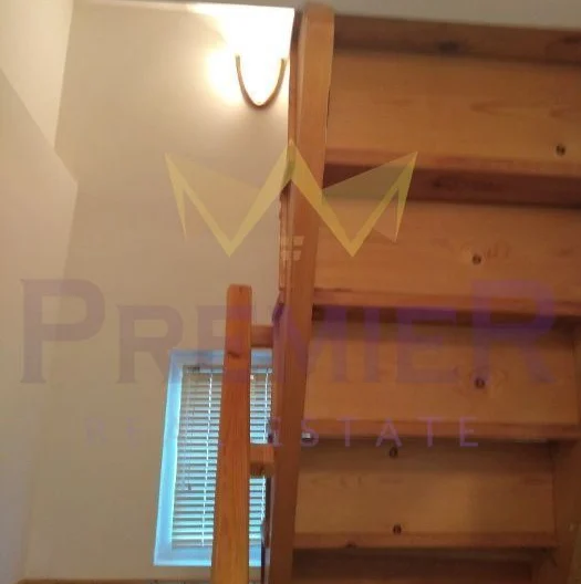 DREISTÖCKIGES HAUS MIT GROSSEM BEGRÜNTEM GARTEN IM DORF HADSCHI DIMITAR, IN DER NÄHE VON KAVARNA -  - snimka 6 - Imoti Premier