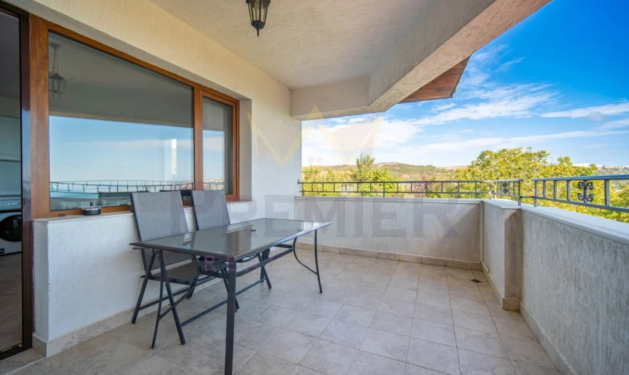 Dreistöckiges Haus mit Meerpanorama, Pool und Garage - - snimka 25 - Imoti Premier