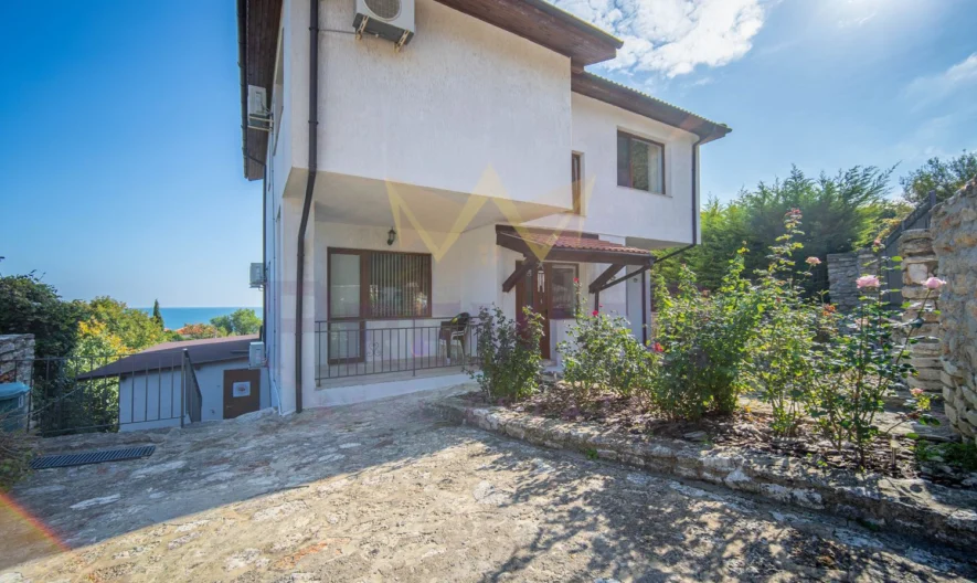 Dreistöckiges Haus mit Meerpanorama, Pool und Garage - - snimka 34 - Imoti Premier