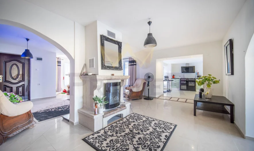 Dreistöckiges Haus mit Pool und Garage, Dorf Klimentowo - - snimka 3 - Imoti Premier