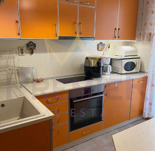 DREIZIMMERWOHNUNG, VIERTEL TSVETEN KVARTAL - - snimka 1 - Imoti Premier