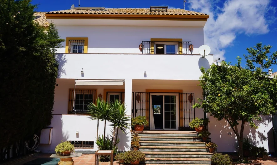 Дуплекс в Marbella, Málaga (4 спални, 3 бани) -  - снимка 1 - Имоти Премиер