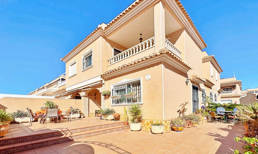 Дуплекс в Orihuela Costa, Alicante (3 спални, 2 бани) - - снимка 1 - Имоти Премиер