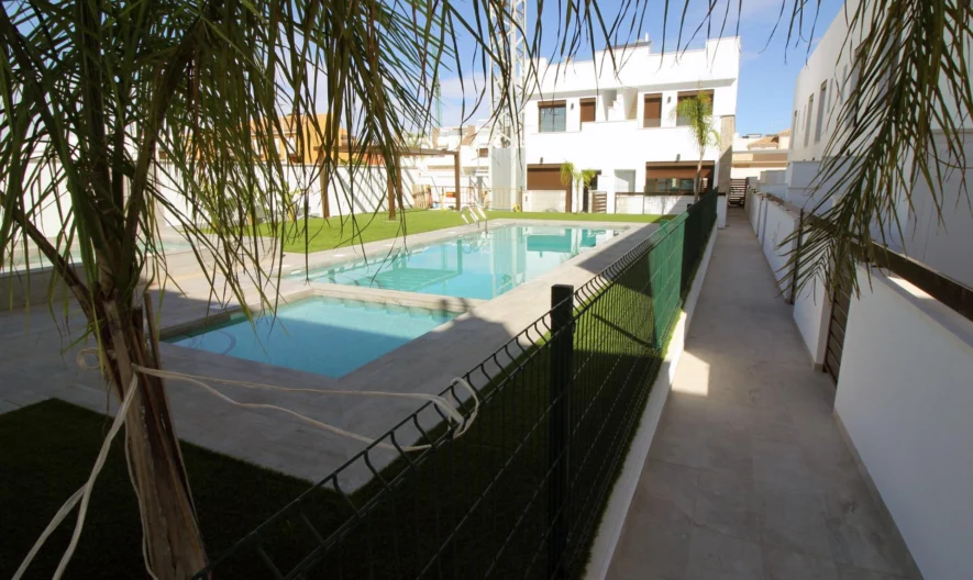 Дуплекс в Pilar de la Horadada, Alicante (3 спални, 3 бани) -  - снимка 1 - Имоти Премиер