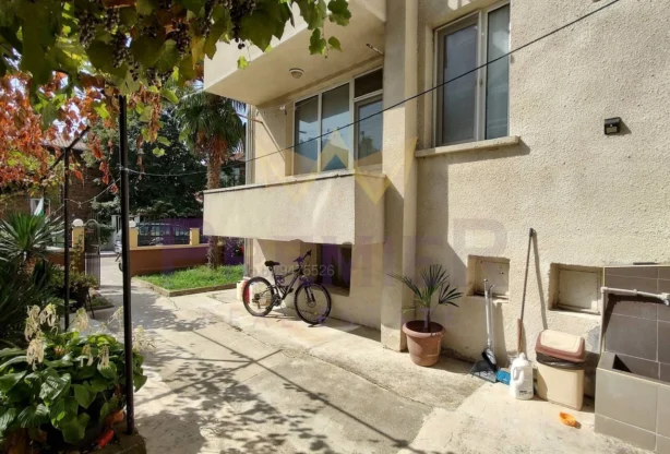 Два етажа от къща в гр. Приморско -  - снимка 2 - Имоти Премиер