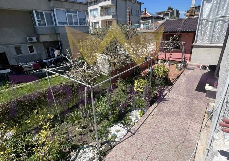 🏡 Два самостоятелни етажа от триетажна къща с двор в с. Равда, близо до центъра -  - снимка 25 - Имоти Премиер