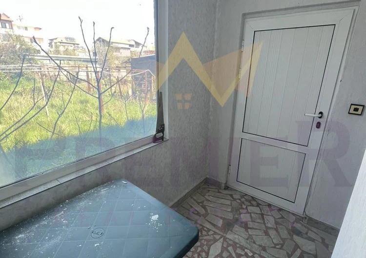 🏡 Два самостоятелни етажа от триетажна къща с двор в с. Равда, близо до центъра -  - снимка 37 - Имоти Премиер
