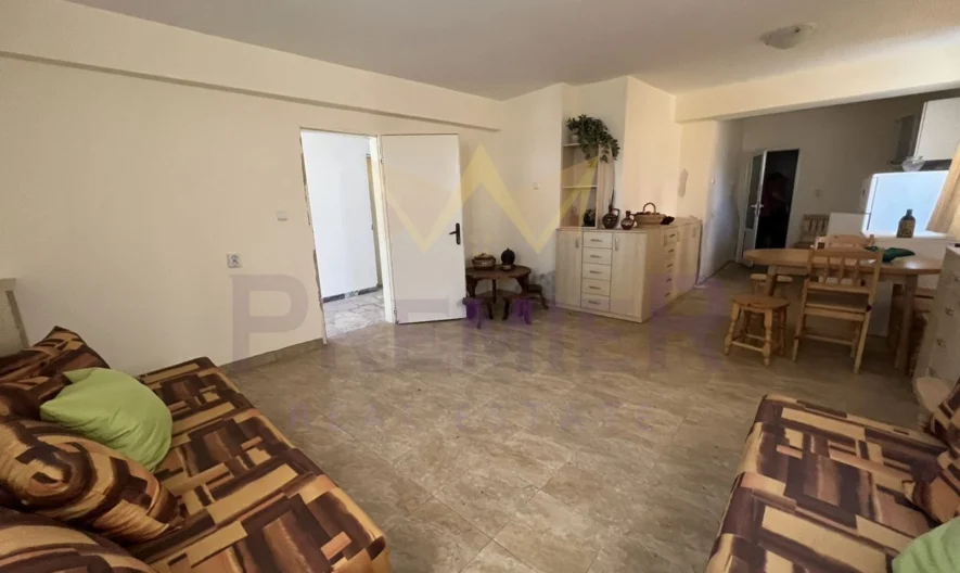🏡 Два самостоятелни етажа от триетажна къща с двор в с. Равда, близо до центъра -  - снимка 8 - Имоти Премиер